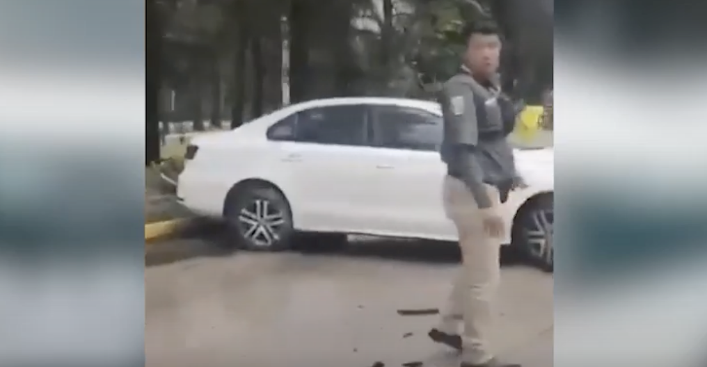 Choque en el Bulevar del Niño Poblano hoy jueves deja afectaciones viales por pavimento mojado