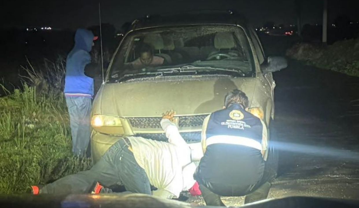 VIDEO: Fuertes lluvias provocan cierre de la carretera federal a Tlachichuca