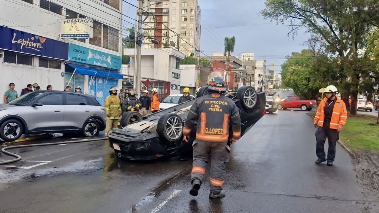 VIDEO: Brutal VOLCADURA provoca caos en la colonia Anzures H