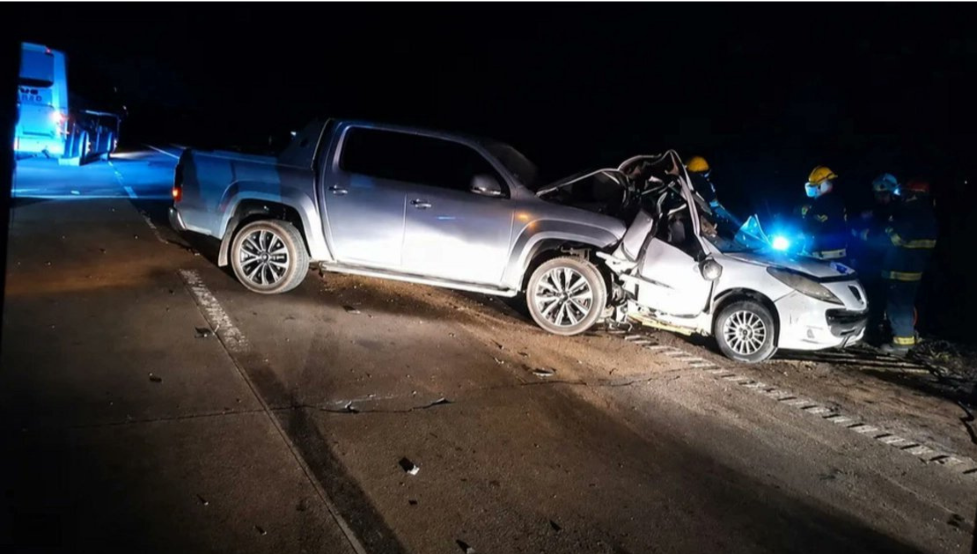 IMÁGENES FUERTES: Brutal accidente deja a una familia sin vida; iban por medicina para un menor