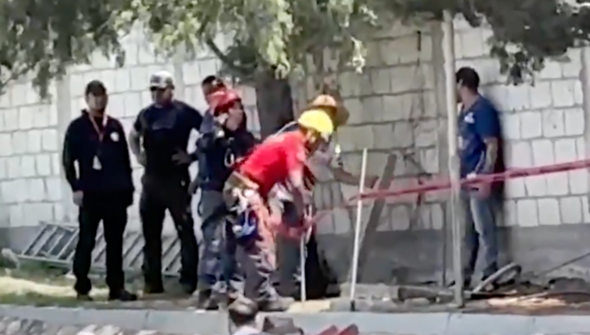 Emergencia en universidad de Lomas de Angelópolis en Puebla hoy; hay un menor atrapado