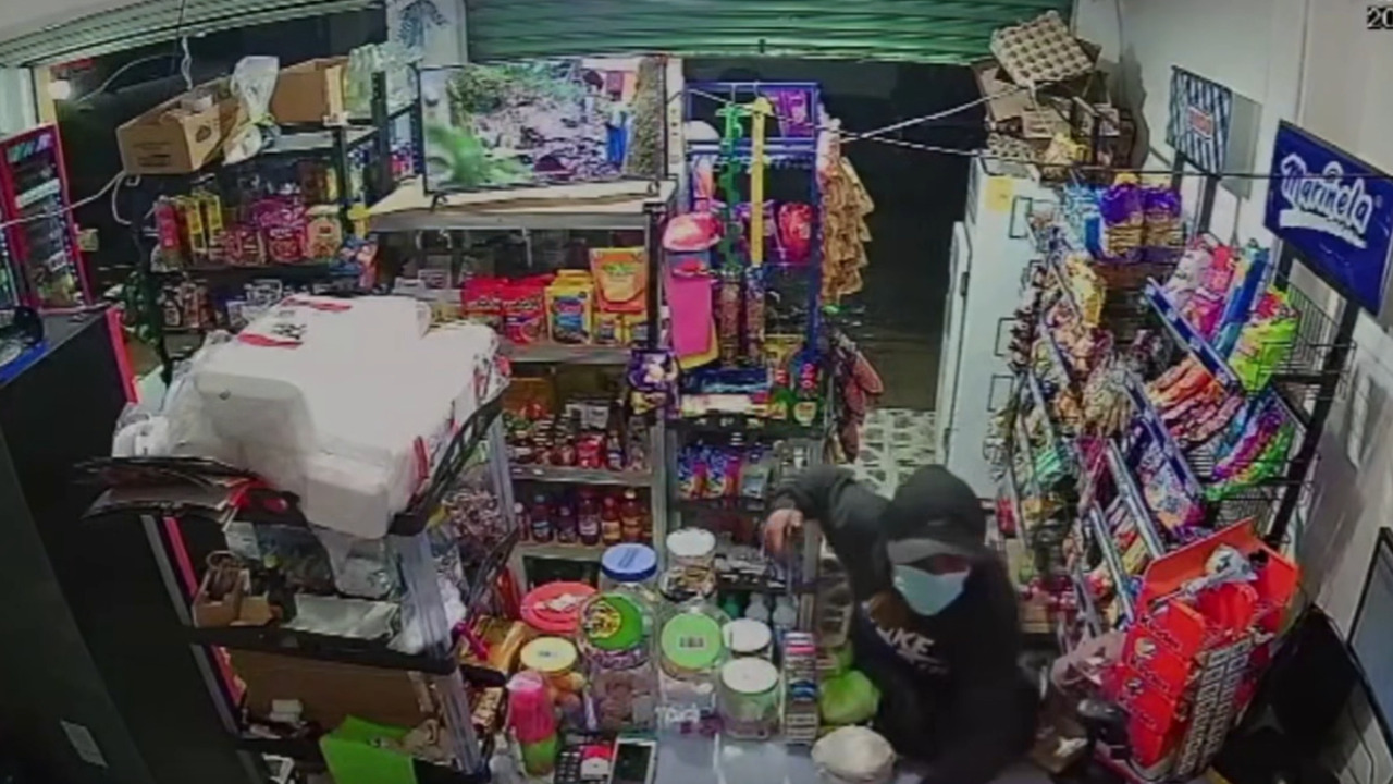 VIDEO: Captan robo con violencia en tienda de Huau