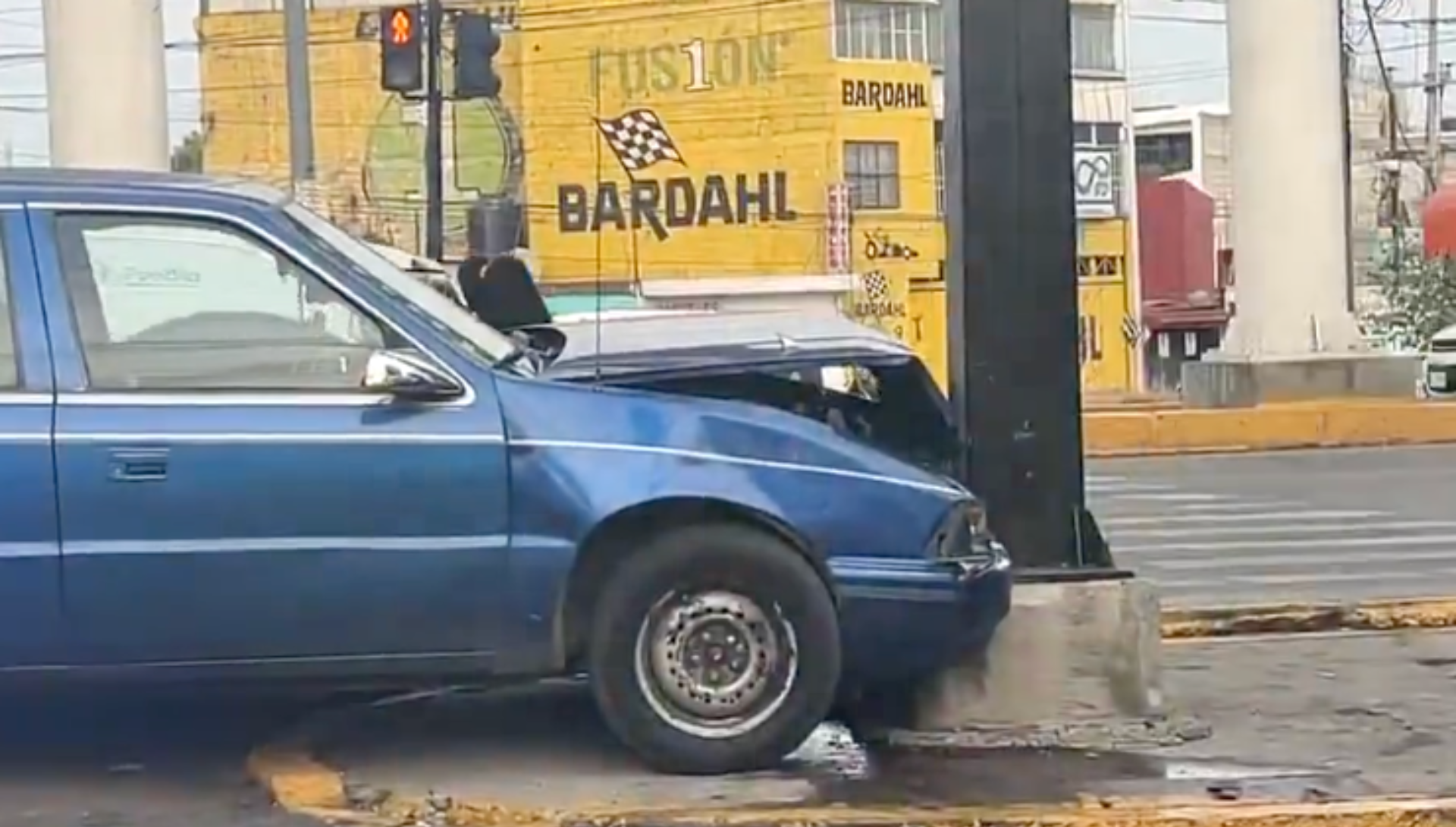 Reportan aparatoso choque en el Bulevar Hermanos Serdán hoy viernes; hay tráfico