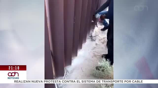 ‘Coyotes’ cortan muro fronterizo para permitir paso de migrantes