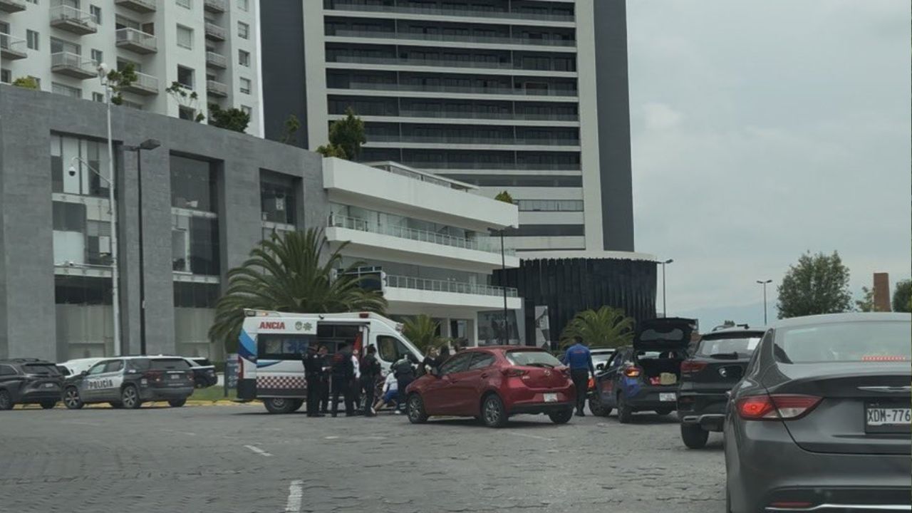 ¿Arrancones?: Accidente colapsa entrada a Lomas de