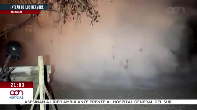 Se formó géiser en patio de vivienda de Michoacán; así se vio