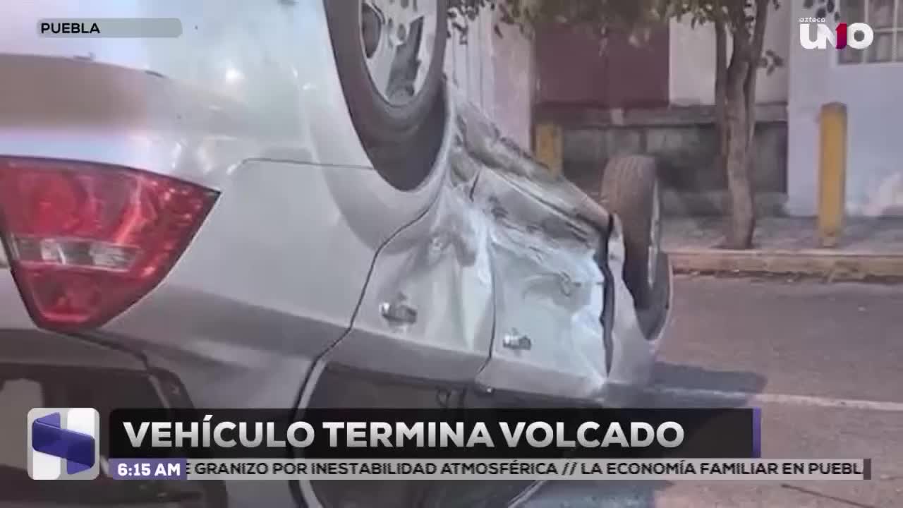Vehículo terminó volcado en la colonia Rivera de S