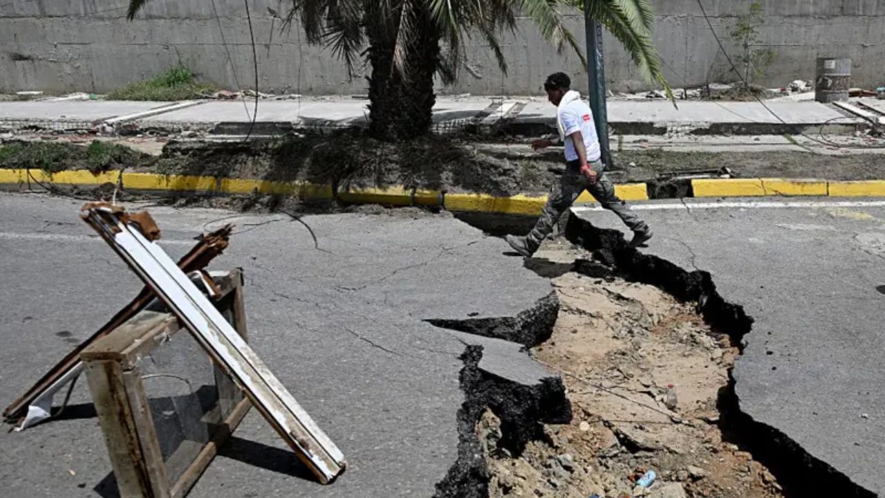 Fuerte terremoto de magnitud 7.2 sacude el sur de Perú; reportan daños y caída de rocas