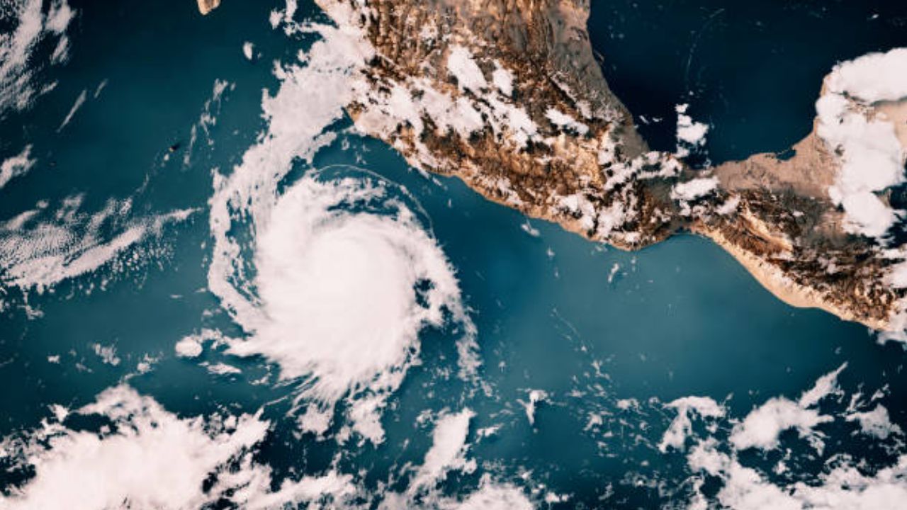 Alerta en México: Dos ciclones se acercan peligrosamente ¿Cuáles serán sus nombres?
