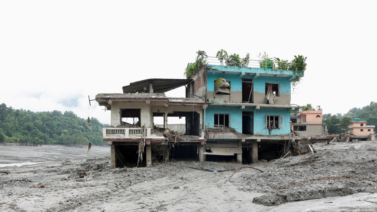 Por qué la casa verde de Nepal no fue arrastrada por la inundación? Esta es  la explicación