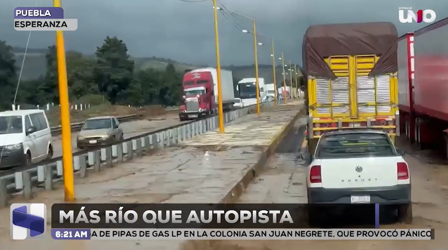 Más río que autopista: así se vio la inundación en la autopista Córdoba-Puebla