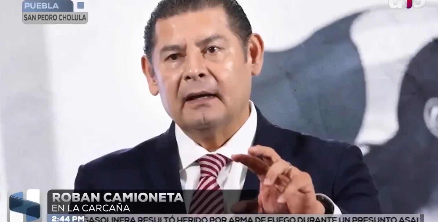 A mano armada, delincuentes despojaron de su camio