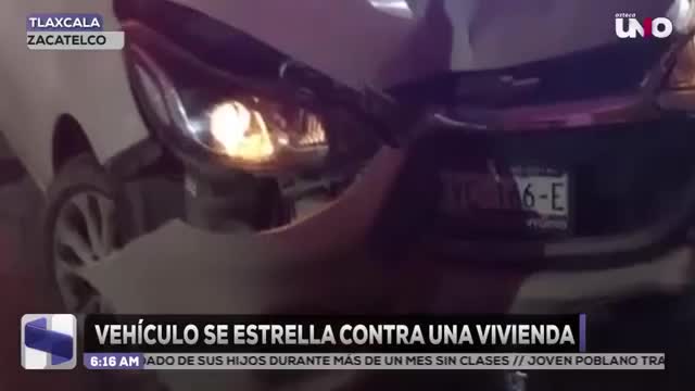 Vehículo particular se estrella contra una viviend