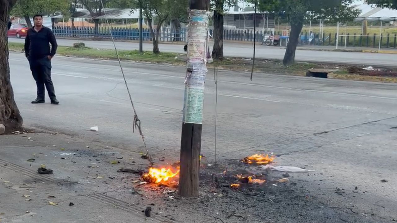 VIDEO: Así incendio alarmó a transeúntes en el bulevar Norte, Puebla hoy; cierre vial cerca de la CAPU