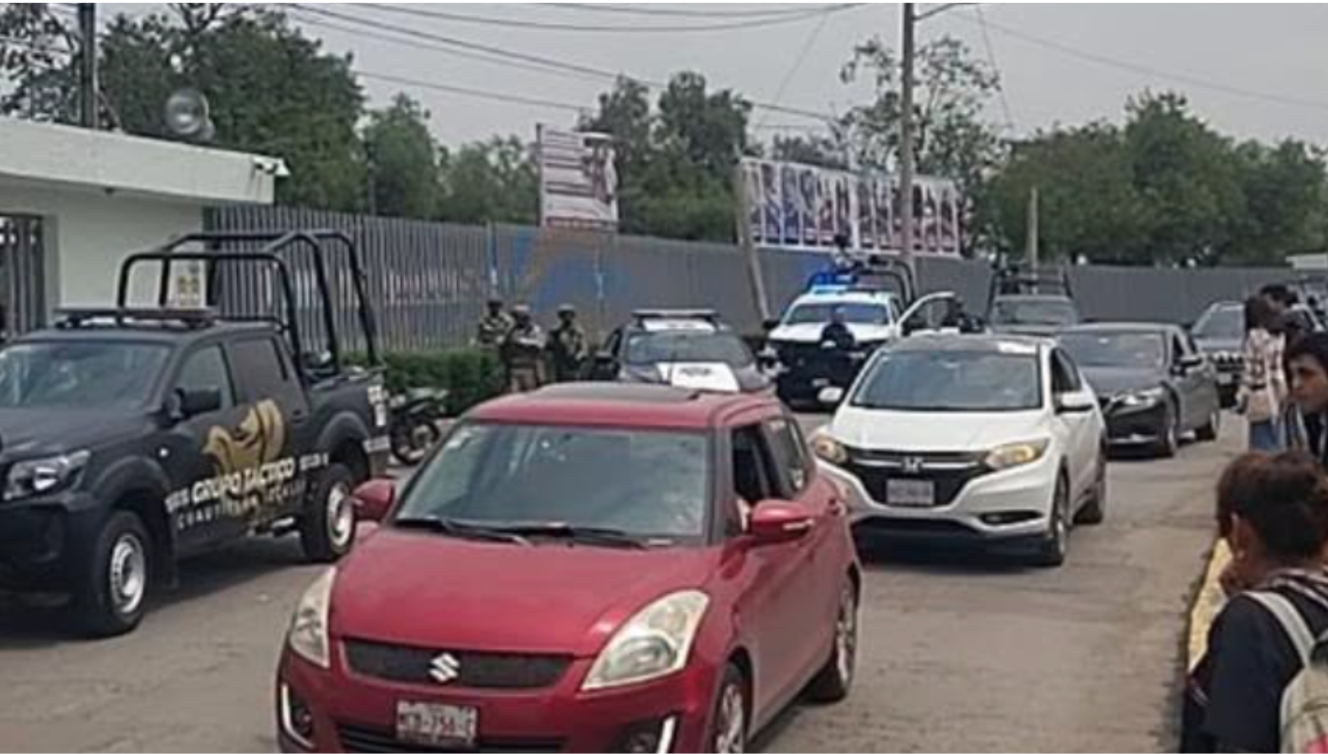 Reportan movilización por presunto artefacto explosivo en Tecnológico de Estudios Superiores hoy sábado