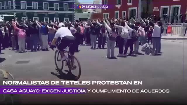 Así se ve la manifestación de los estudiantes de Teteles en Casa Aguayo; exigen justicia y cumplimiento de acuerdos