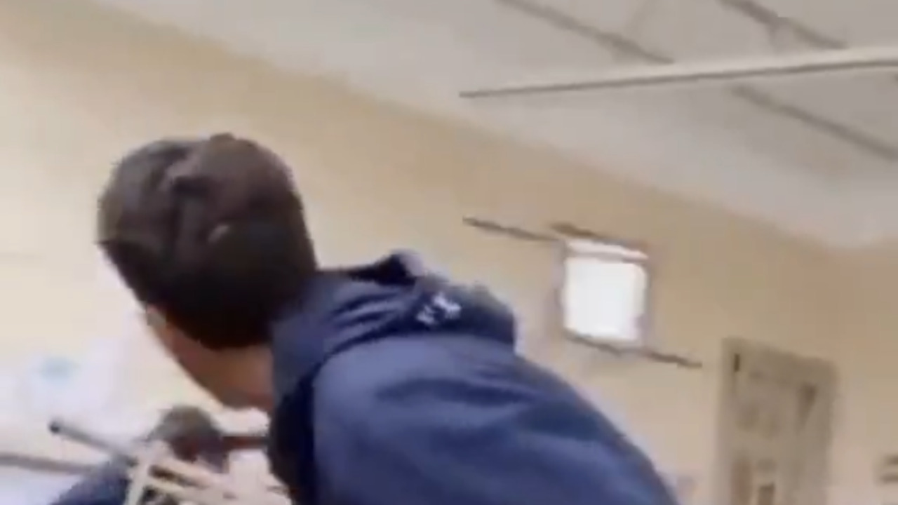 VIDEO: Alumno agrede a profesor y le fractura la mandíbula en Argentina