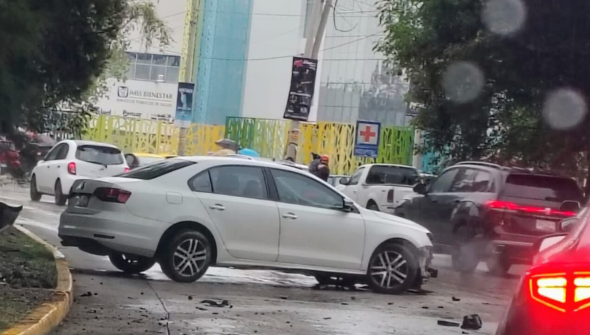 Reportan aparatoso choque sobre el Bulevar del Niño Poblano hoy jueves