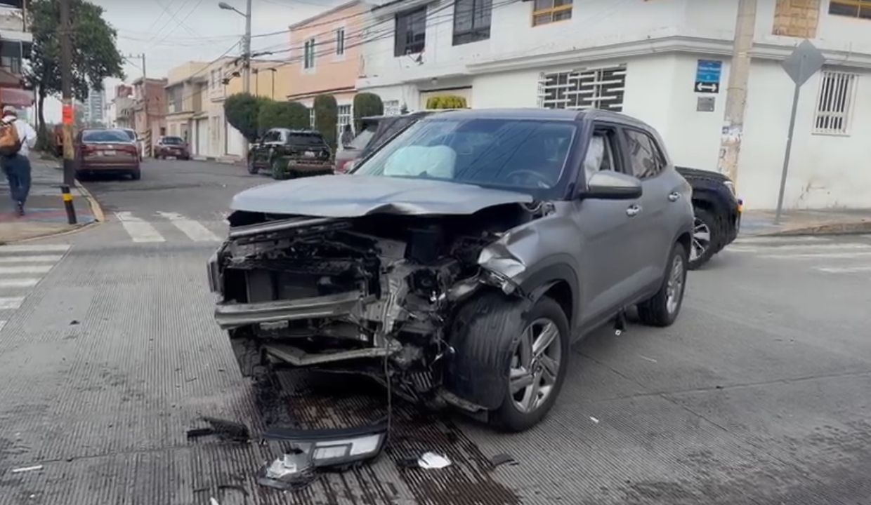 Captan en VIDEO momento exacto de un choque en Romero Vargas