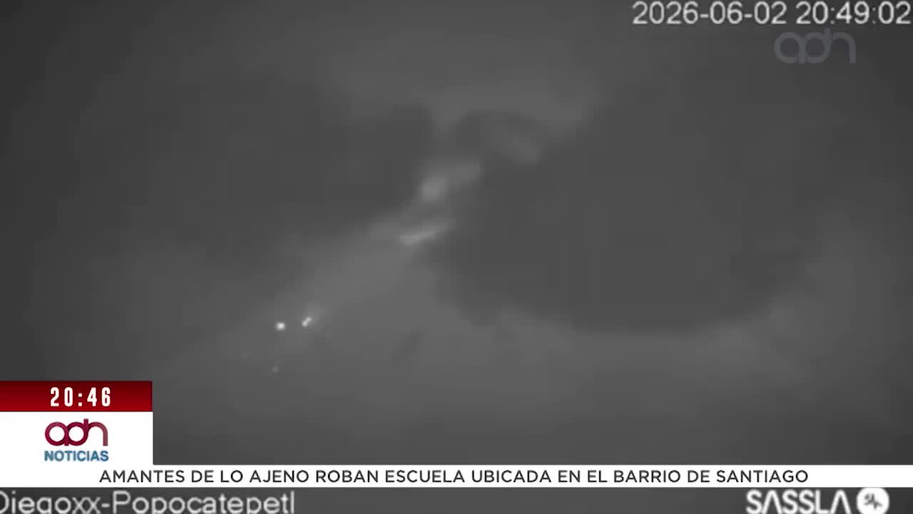 Don Goyo lanza material en la noche