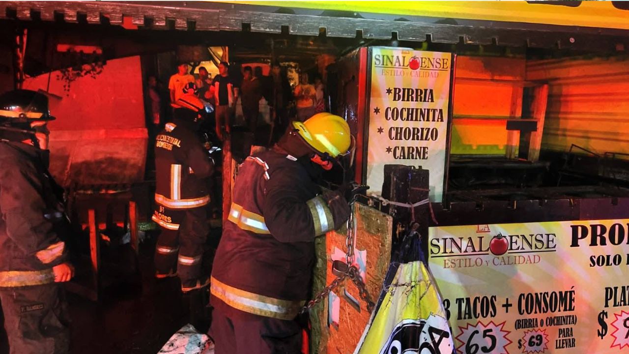 Incendio consumió puesto de tacos en la colonia La Margarita en Puebla hoy; así quedó