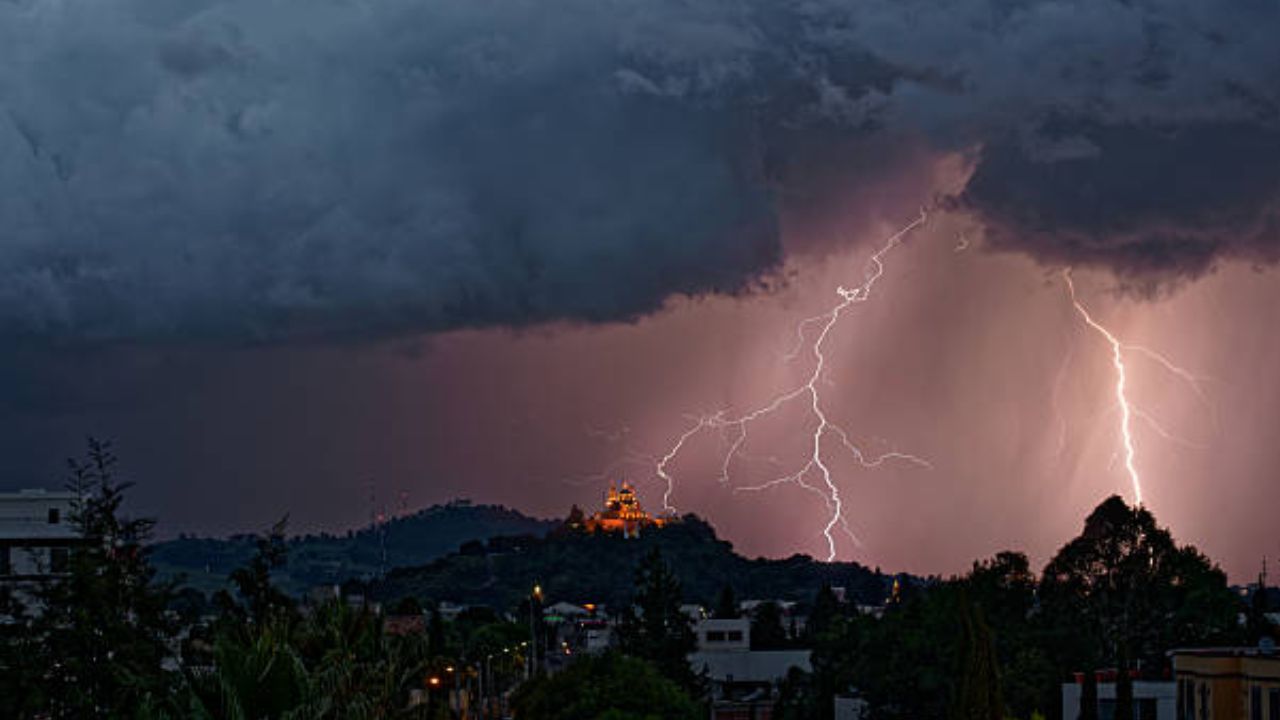 Temporada de lluvias: ¿Dónde es más probable morir por un rayo en Puebla?