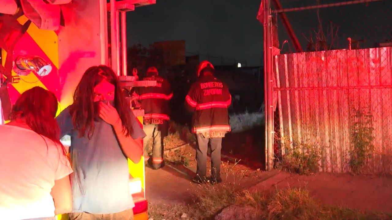 Incendio en Zapopan deja una mujer muerta y un joven gravemente herido