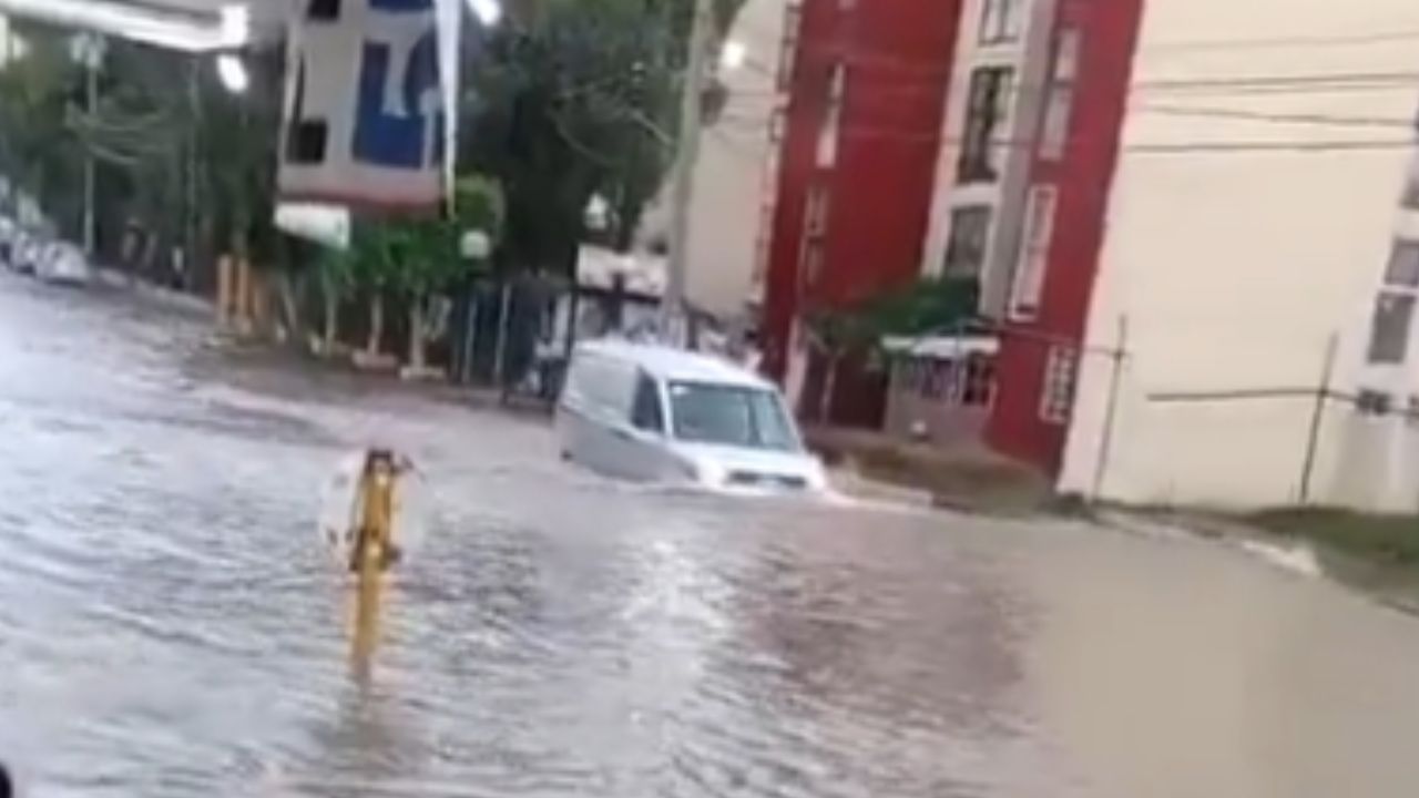 VIDEO: Captan formación de OLAS tras inundaciones en Tultitl