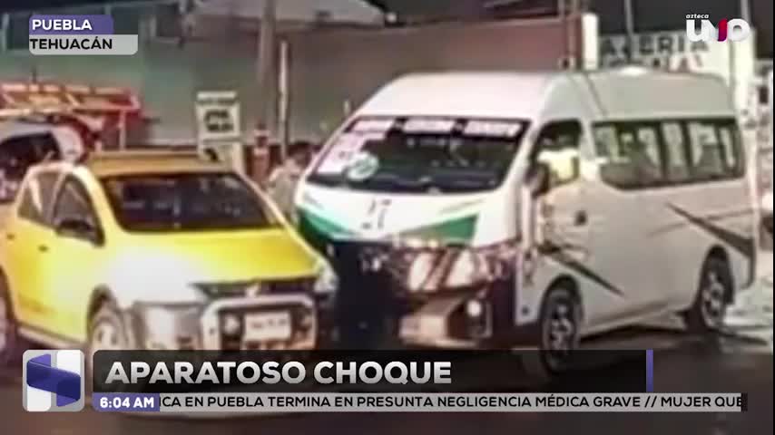 Choque entre transporte público y camioneta en la calle 7 Poniente de Tehuacán deja daños materiales