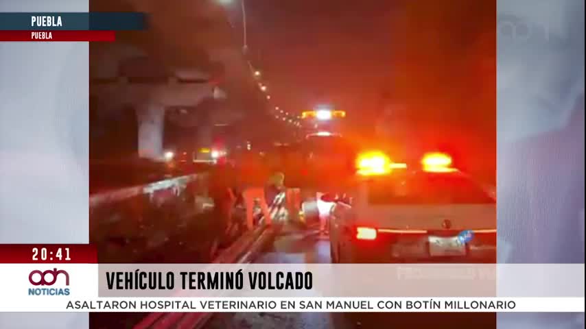 Autobús de estudiantes vuelca en la México-Puebla; hay nueve