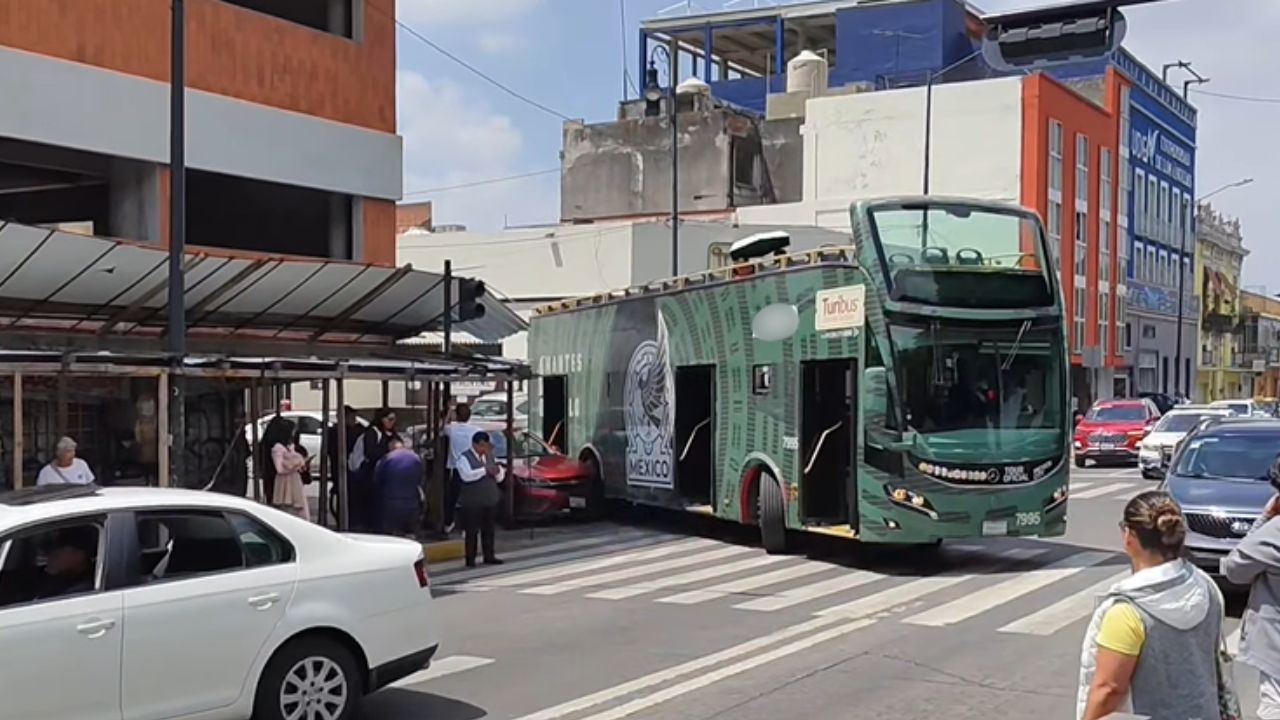 VIDEO: Aparatoso choque complica la circulación en la 11 Sur hoy; así se ve la zona