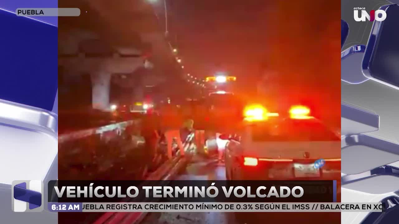 Vehículo volcado en la autopista México-Puebla, a 