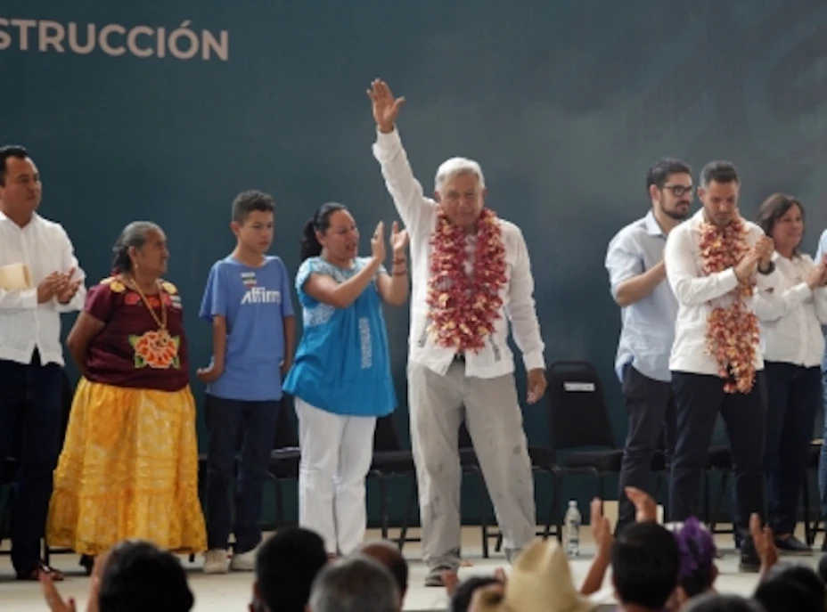 AMLO.