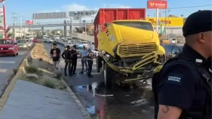 Tráfico en Aguascalientes hoy: Accidente en Siglo XXI oriente provoca caos vial