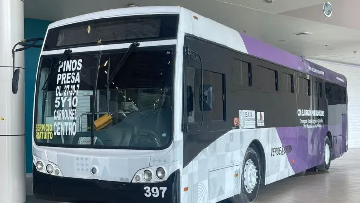 Camiones que van a reemplazar a los taxis rojos en Tijuana