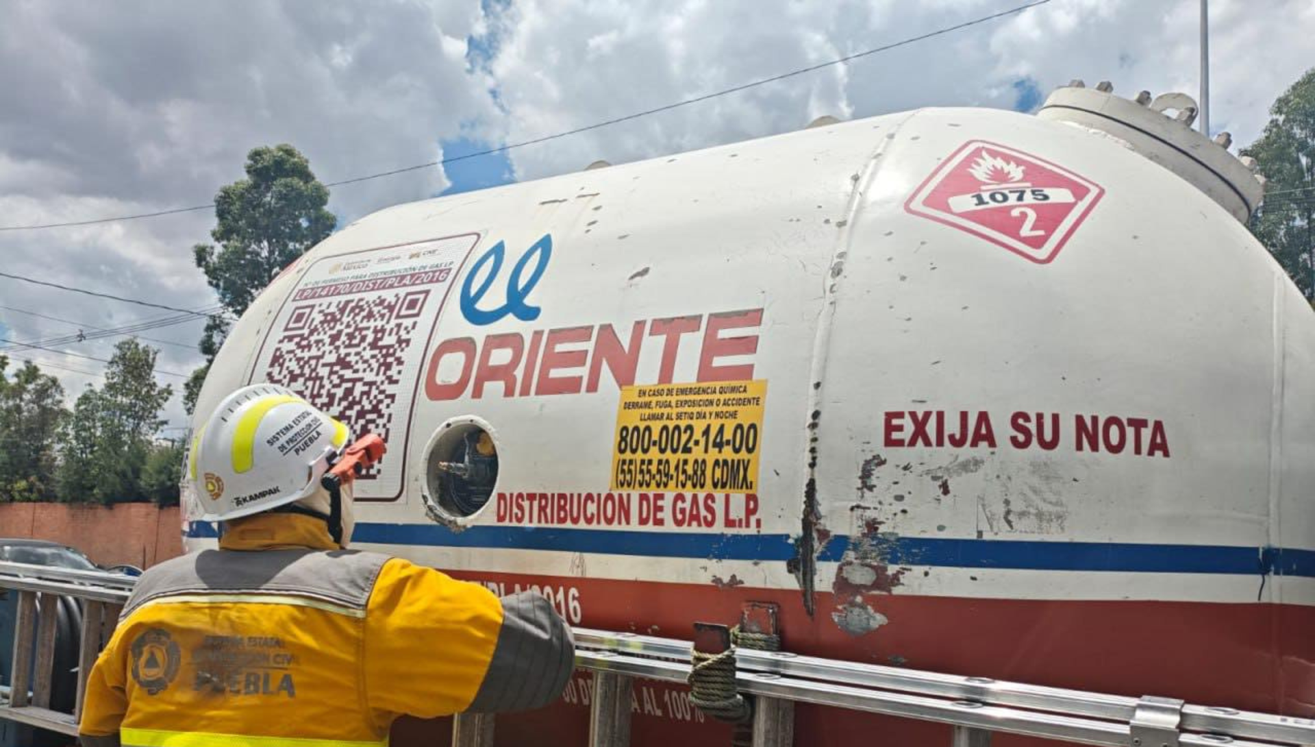Movilización en Calzada Zavaleta, en Puebla hoy jueves por incidente con pipa de gas