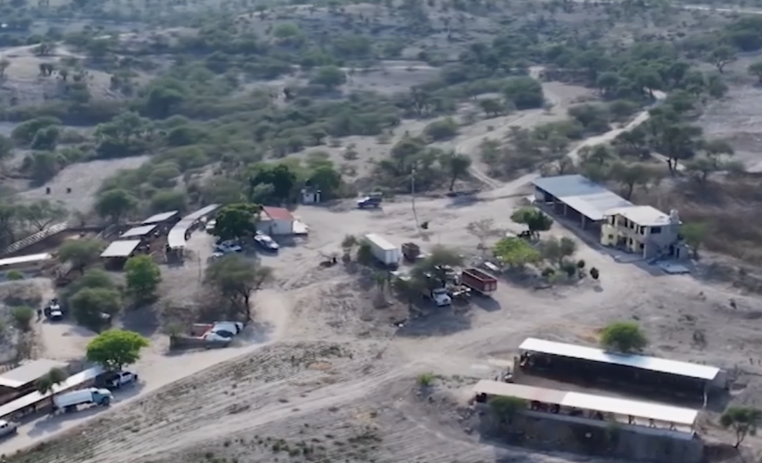 En medio de exigencias de justicia y más seguridad a las autoridades de Puebla, gobernada por Alejandro Armenta, habitantes de Tehuitzingo dieron el último adiós a las 10 víctimas del ataque armado ocurrido este fin de semana